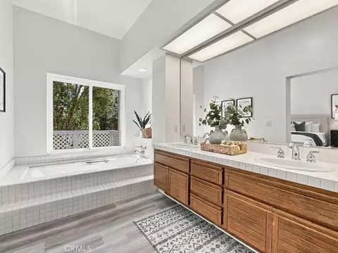 Bath - 48 Lakefront, Irvine, CA 92604 photo 2 of 4