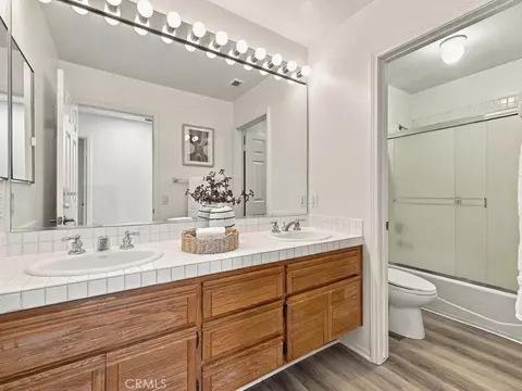 Bath - 48 Lakefront, Irvine, CA 92604 photo 4 of 4