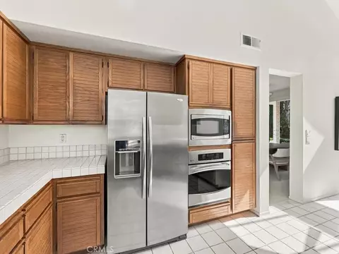 Kitchen - 48 Lakefront, Irvine, CA 92604 photo 5 of 5