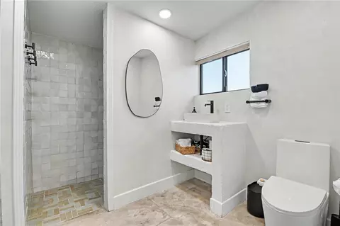 Bath - 4610 Sunkist, Joshua Tree, CA 92252 photo 2 of 3