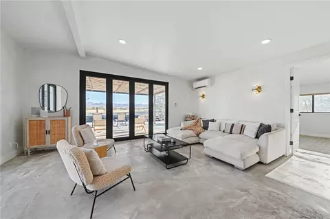 Living - 4610 Sunkist, Joshua Tree, CA 92252 photo 4 of 8
