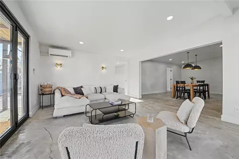 Living - 4610 Sunkist, Joshua Tree, CA 92252 photo 8 of 8