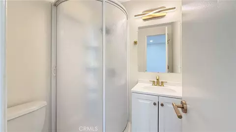 Bath - 12 Navarre, Irvine, CA 92612 photo 2 of 4