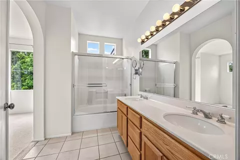 Bath - 24 Mission Ct, Foothill Ranch, CA 92610 photo 2 of 3