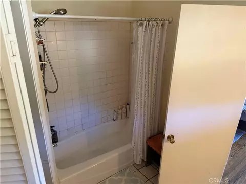 Bath - 2567 E Chevy Chase, Glendale, CA 91206 photo 5 of 5