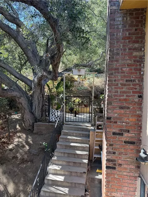 Exterior - 2567 E Chevy Chase, Glendale, CA 91206 photo 3 of 6