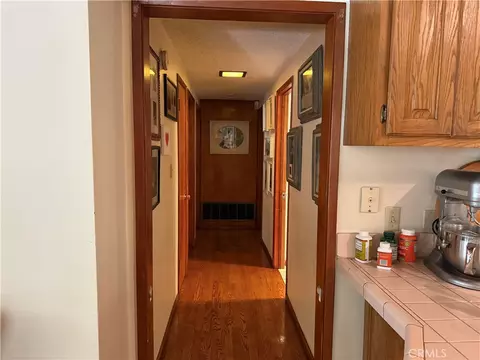 Entry Way - 2567 E Chevy Chase, Glendale, CA 91206 photo 1 of 1