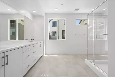 Bath - 27322 Bear Paw Ln, Valencia, CA 91355 photo 1 of 2