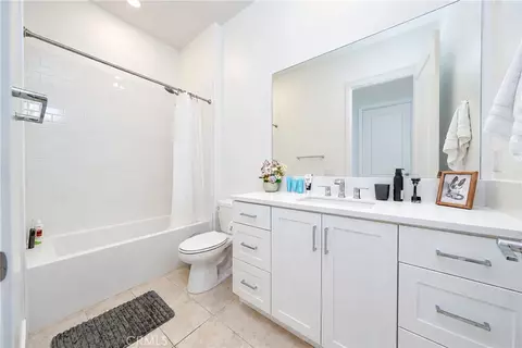 Bath - 107 Sawbuck, Irvine, CA 92618 photo 3 of 3