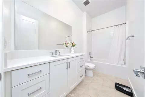 Bath - 107 Sawbuck, Irvine, CA 92618 photo 2 of 3