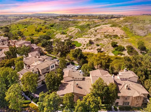 17 Baccus, Ladera Ranch, CA 92694 photo 3