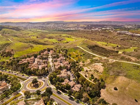 17 Baccus, Ladera Ranch, CA 92694 photo 2
