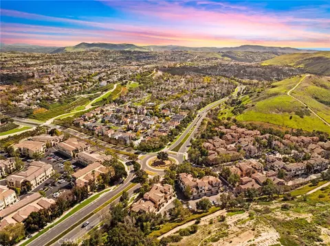 17 Baccus, Ladera Ranch, CA 92694 photo 4