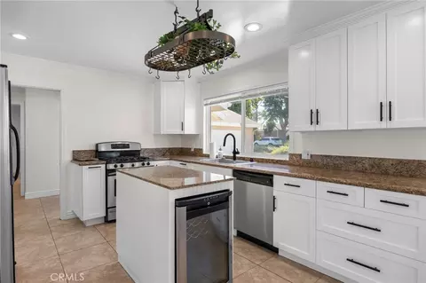 Kitchen - 831 E Hoover, Orange, CA 92867 photo 4 of 7