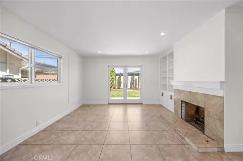 Living - 831 E Hoover, Orange, CA 92867 photo 5 of 7