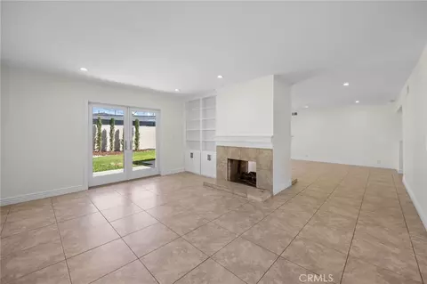 Living - 831 E Hoover, Orange, CA 92867 photo 4 of 7