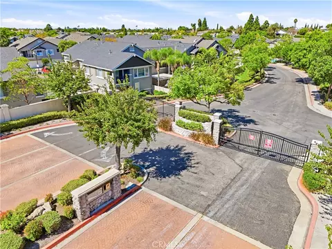 View/Area - 3404 E Lambeth Ct #C, Orange, CA 92869 photo 3 of 8