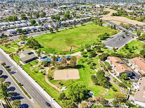 View/Area - 3404 E Lambeth Ct #C, Orange, CA 92869 photo 7 of 8
