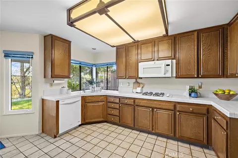 Kitchen - 2000 Shaded Wood Rd, Diamond Bar, CA 91789 photo 2 of 4