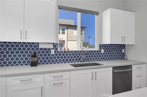 Kitchen - 1102 W Bushell St, Anaheim, CA 92805 photo 3 of 4