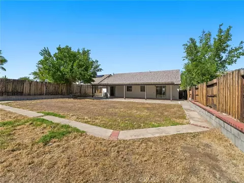 Exterior - 37620 Robin Ln, Palmdale, CA 93550 photo 5 of 9