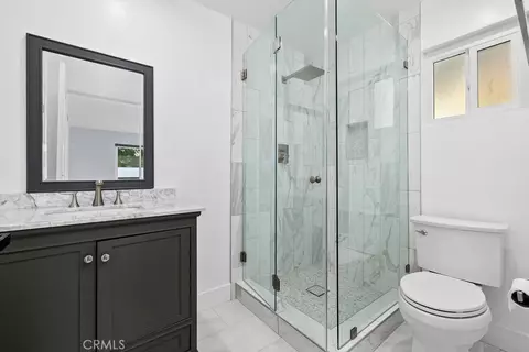 Bath - 19700 Lull, Winnetka, CA 91306 photo 2 of 5