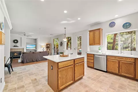 Kitchen - 880 Shepard Crest Dr, Corona, CA 92882 photo 6 of 8