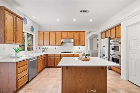 Kitchen - 880 Shepard Crest Dr, Corona, CA 92882 photo 3 of 8