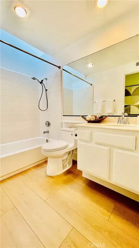 Bath - 32 Spinnaker, Irvine, CA 92614 photo 2 of 3
