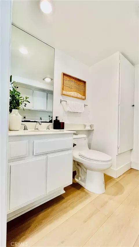 Bath - 32 Spinnaker, Irvine, CA 92614 photo 1 of 3