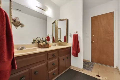 Bath - 3949 Bluff, Norco, CA 92860 photo 1 of 3