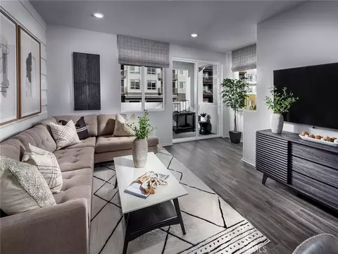 Living - 559 Toledo Way, Oceanside, CA 92057 photo 1 of 1