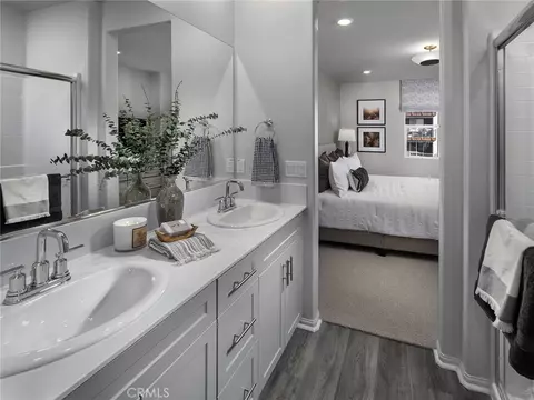 Bath - 559 Toledo Way, Oceanside, CA 92057 photo 1 of 2