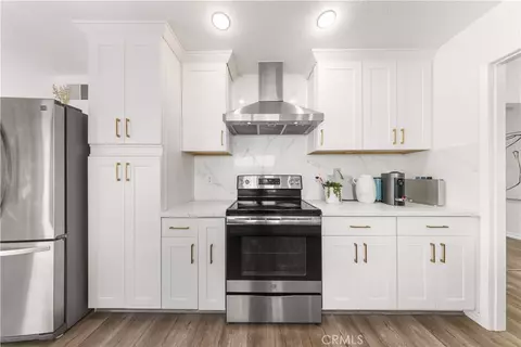 Kitchen - 13791 Solitaire, Irvine, CA 92620 photo 3 of 4