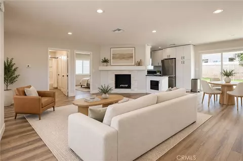 315 University Dr, Costa Mesa, CA 92627