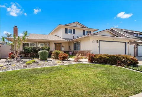 9690 Dove Cir, Fountain Valley, CA 92708