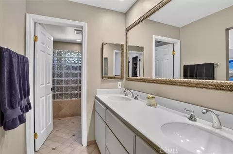 Bath - 13 Calhoun, Irvine, CA 92620 photo 2 of 4