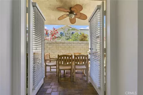 Exterior - 2575 Elden Ave #3, Costa Mesa, CA 92627 photo 3 of 6