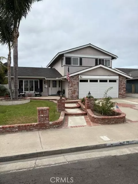 10142 Cliff Dr, Huntington Beach, CA 92646