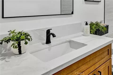 Bath - 1800 E Mayfair, Orange, CA 92867 photo 3 of 3