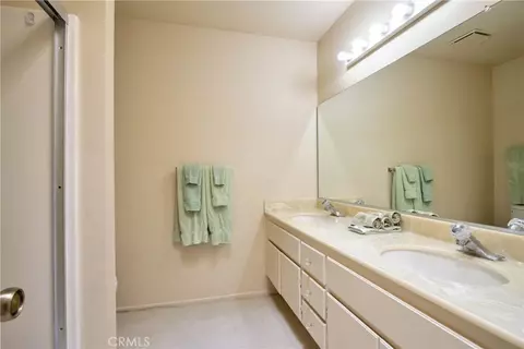 Bath - 1738 Pala Lake Dr, Fallbrook, CA 92028 photo 1 of 1