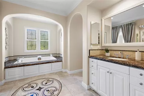 Bath - 35 Stowe, Irvine, CA 92620 photo 3 of 5