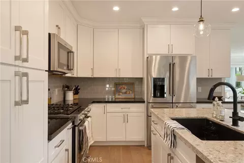 Kitchen - 339 E 19th, Costa Mesa, CA 92627 photo 4 of 5