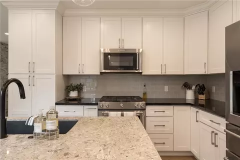 Kitchen - 339 E 19th, Costa Mesa, CA 92627 photo 2 of 5