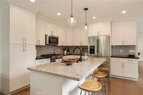 Kitchen - 339 E 19th, Costa Mesa, CA 92627 photo 3 of 5