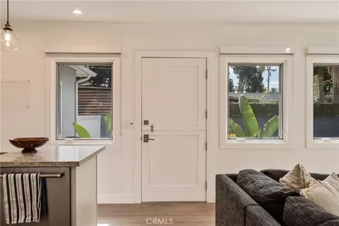 Entry Way - 339 E 19th, Costa Mesa, CA 92627 photo 4 of 6