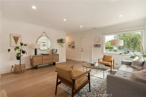 Living - 339 E 19th, Costa Mesa, CA 92627 photo 3 of 7