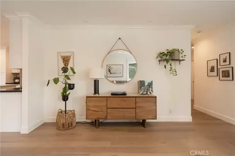 Entry Way - 339 E 19th, Costa Mesa, CA 92627 photo 3 of 6