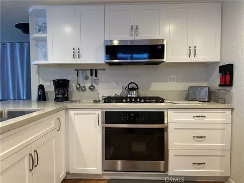 Kitchen - 352 Eucalyptus, Avalon, CA 90704 photo 4 of 4