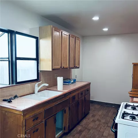 Kitchen - 438 Cedar, Long Beach, CA 90802 photo 3 of 3